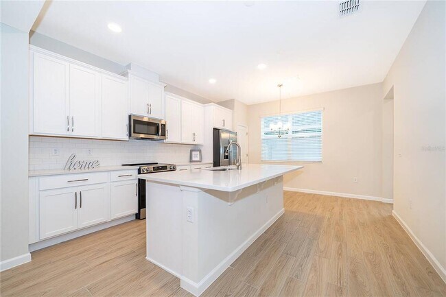 Building Photo - 474 Lady Palm St