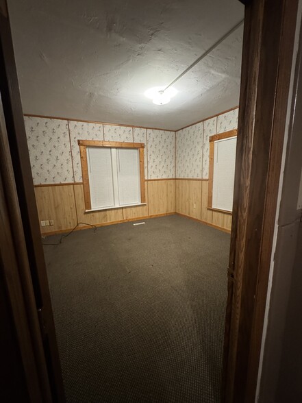 Main Floor Bedroom - 204 Independence Ave S