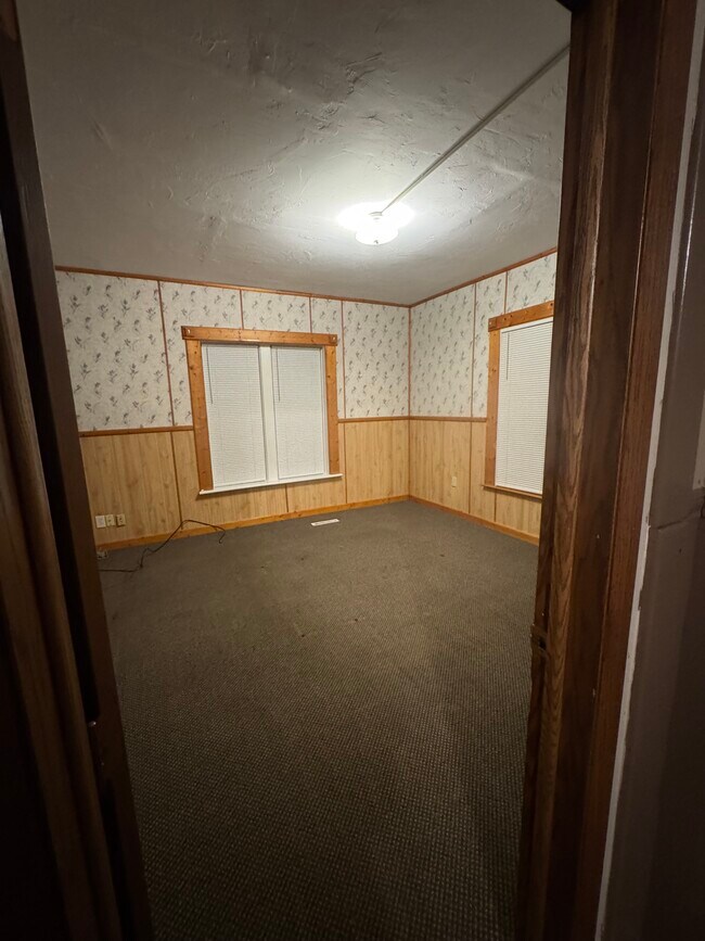 Main Floor Bedroom - 204 Independence Ave S