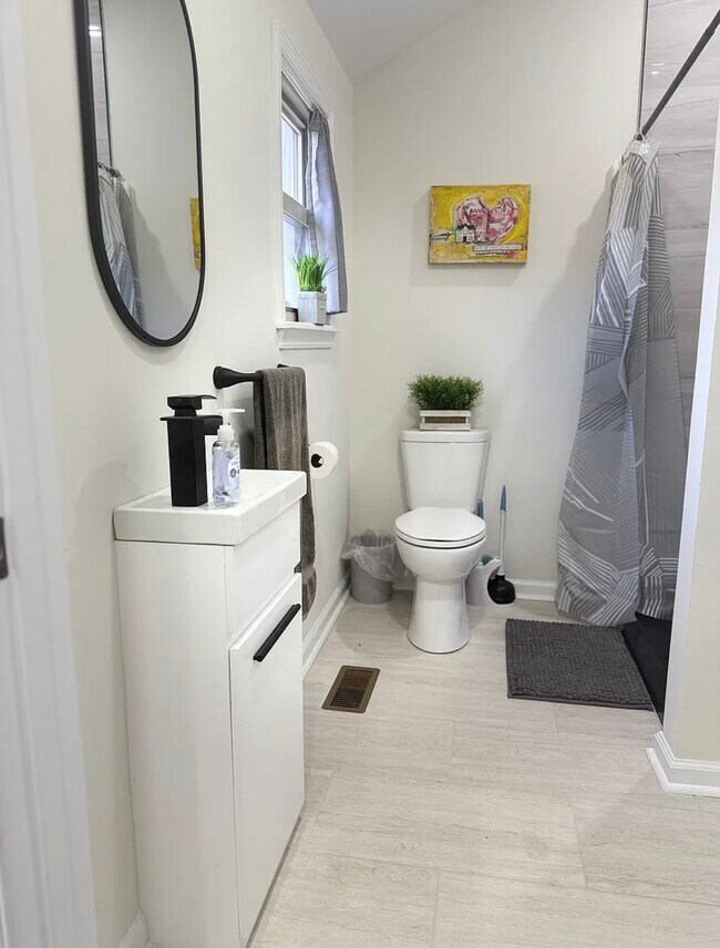 Building Photo - 2705 S Battlefield Blvd