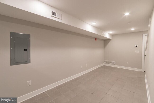 Building Photo - 1020 S 53rd St