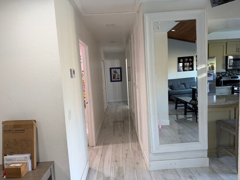 Building Photo - 1490 Sierra Madre Dr