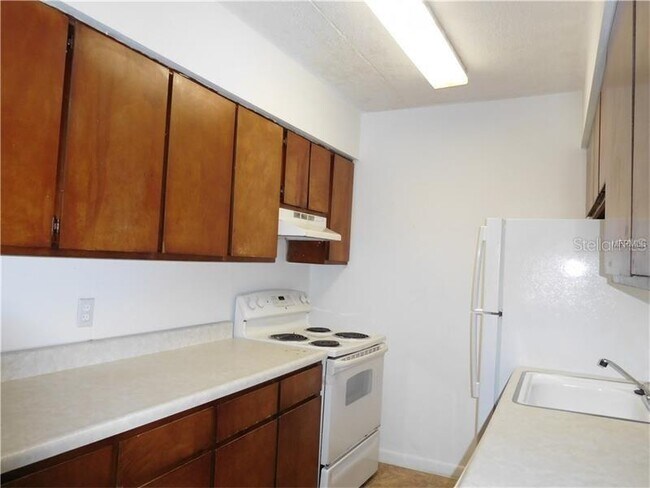 Building Photo - 302 S Spring Garden Ave