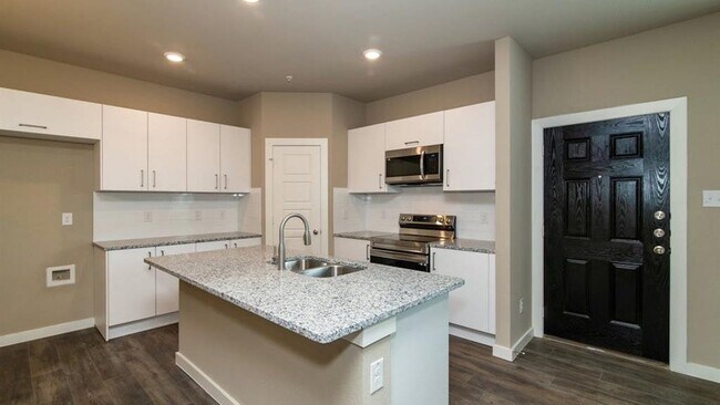 Building Photo - 605 Harvest Moon Dr