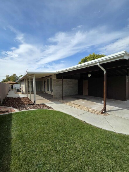Building Photo - 3815 Orchard Ave