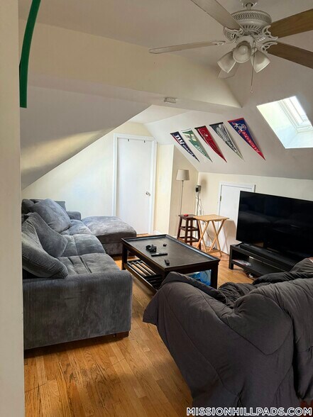 Building Photo - 1 Sachem St