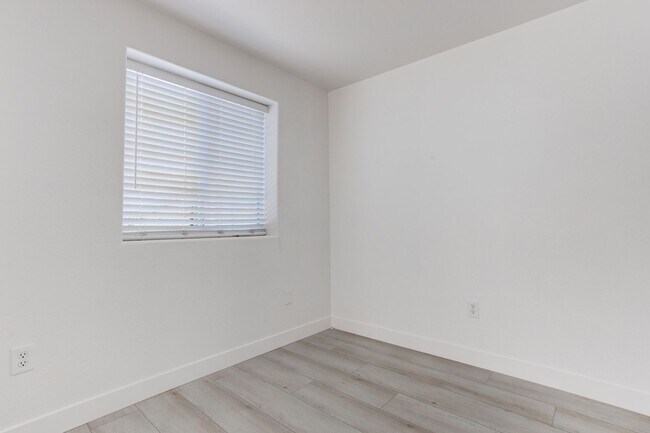 Building Photo - 5792 Ambassador Ave