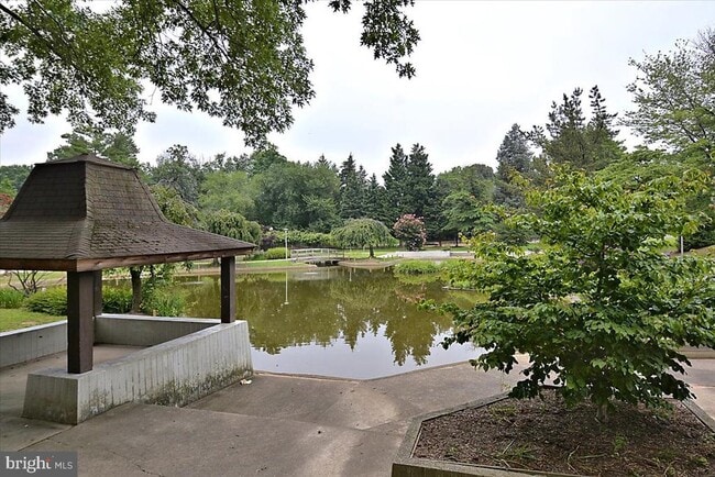 Building Photo - 901 Kenbrook Dr