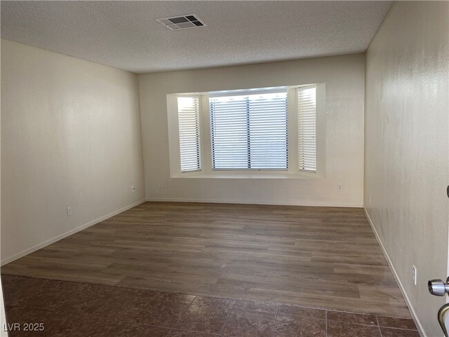 Building Photo - 3008 Ocean View Dr