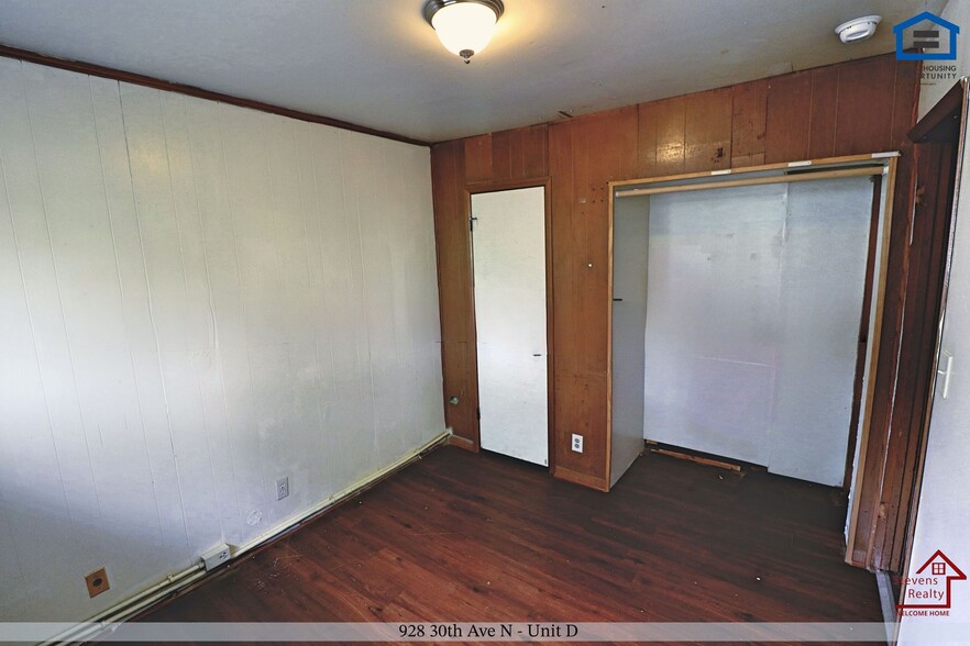 Building Photo - 928 30th Ave N