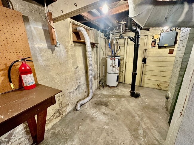 Building Photo - New on the Market!