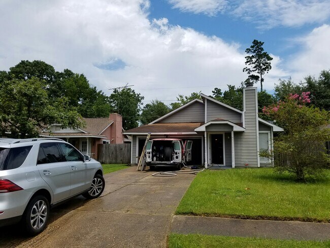 Building Photo - 23242 Pebworth Pl
