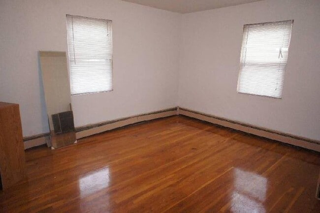 Building Photo - 9 Winship St