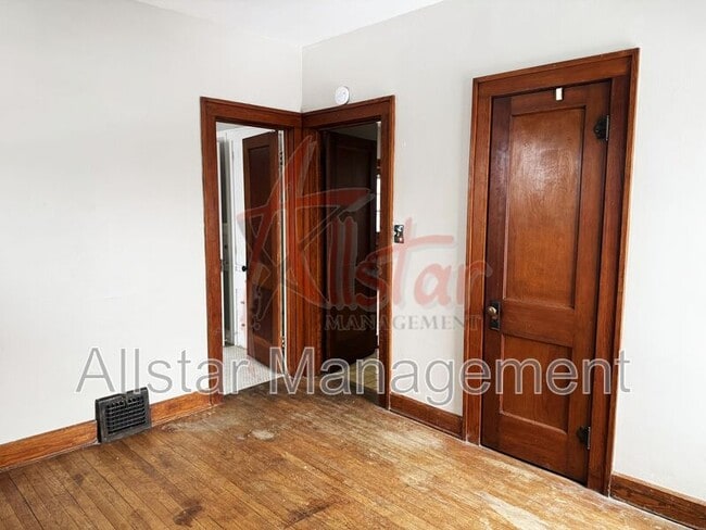 Building Photo - 4115 Henritze Ave