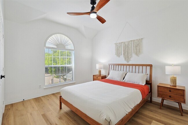 Building Photo - 5615 Teal Ct