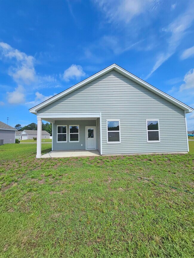 Building Photo - 423 Castillo Dr