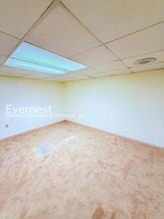Building Photo - Modern Comfort with Ample Space - 2 Bed, 3 Bath, 1481 SqFt  | Pet Friendly | Available Now!