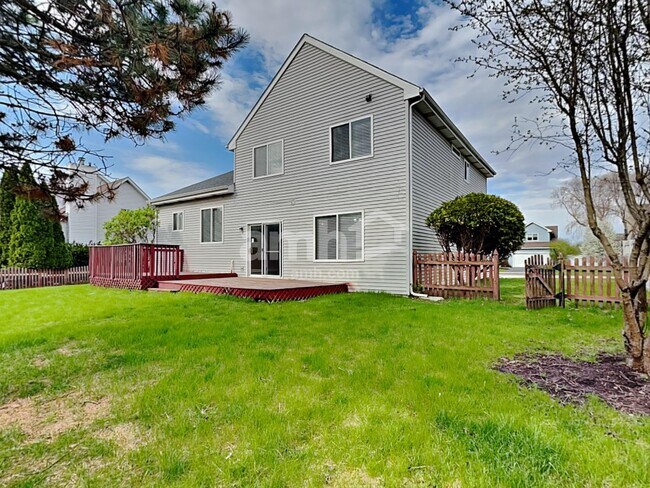 Building Photo - 388 Pheasant Chase Dr