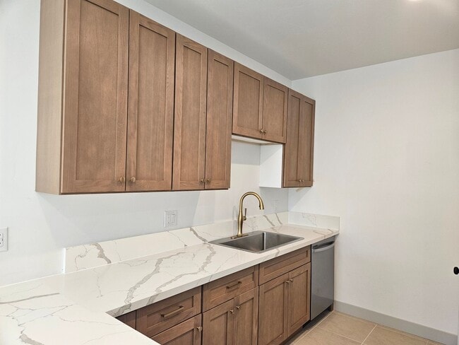 Building Photo - 181 Hacienda Loop