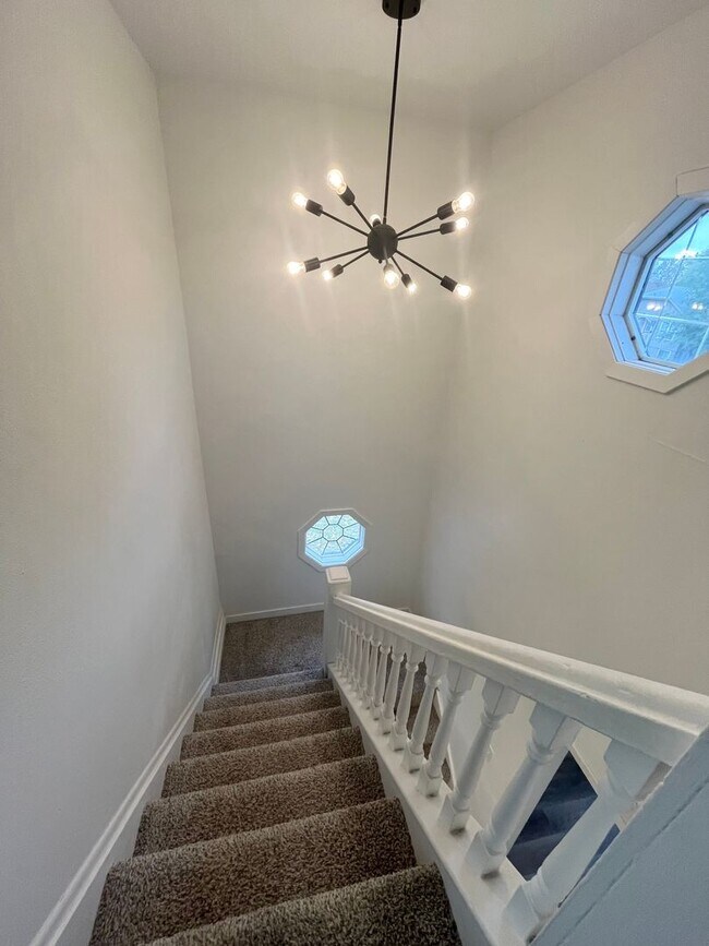 Building Photo - 4 Bed/1.5 Bath Rental Home in Central Sioux Falls!
