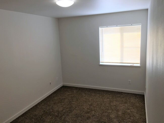 Building Photo - This Home Has It All!