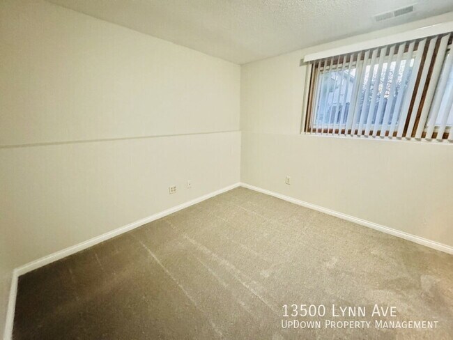 Building Photo - 13500 Lynn Ave