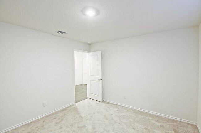 Building Photo - 1111 Emerald Gate Dr