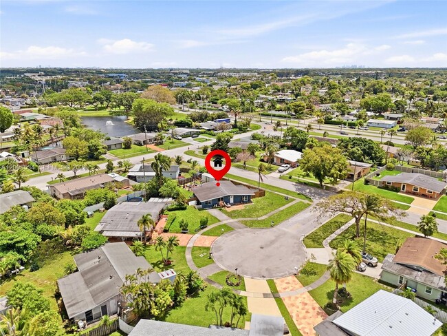 Building Photo - 2202 NW 61st Pl