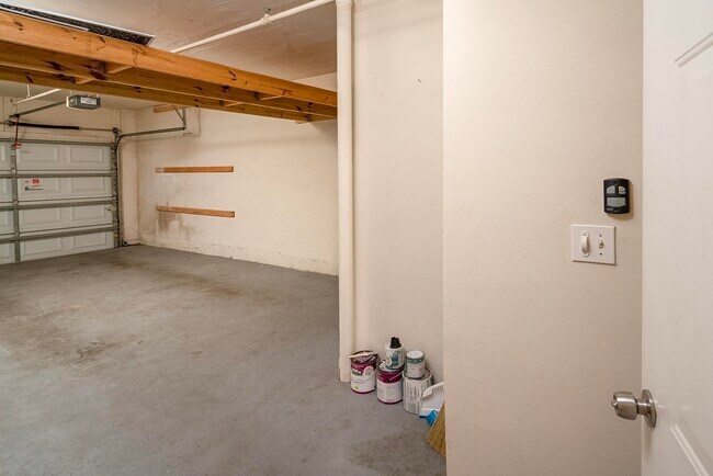 Building Photo - 4010 Grande Vista Blvd