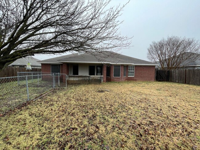 Building Photo - 2306 Moonstone Dr