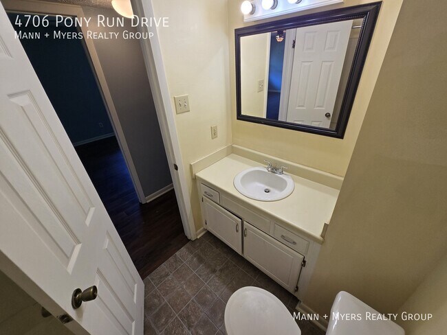Building Photo - 4706 Pony Run Dr