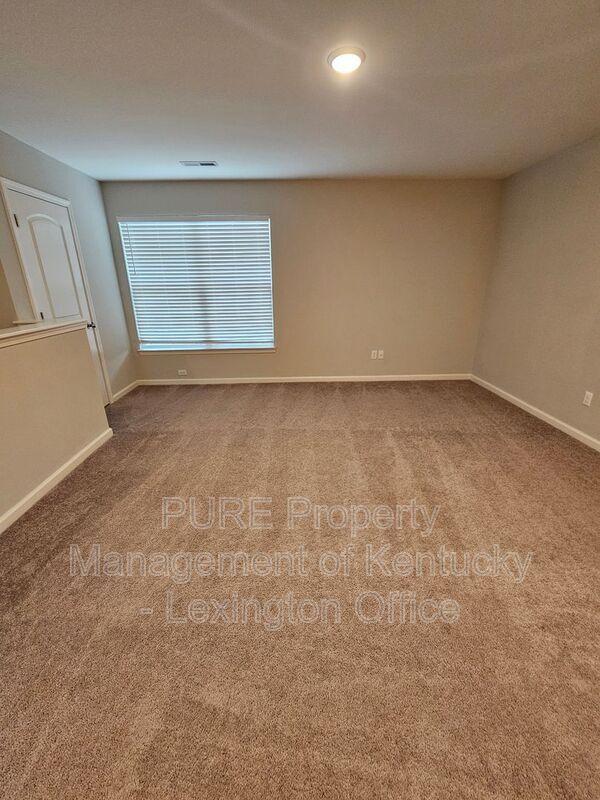 Building Photo - 121 Forester Ct