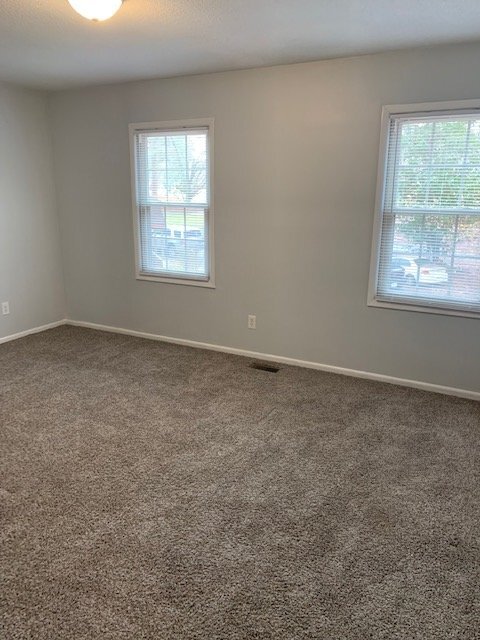 Building Photo - 2 Bed 1.5 Bath Townhouse in Eric Court