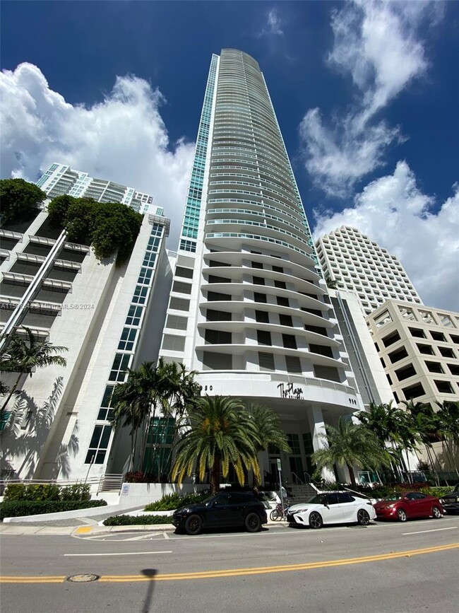 Building Photo - 950 Brickell Bay Dr