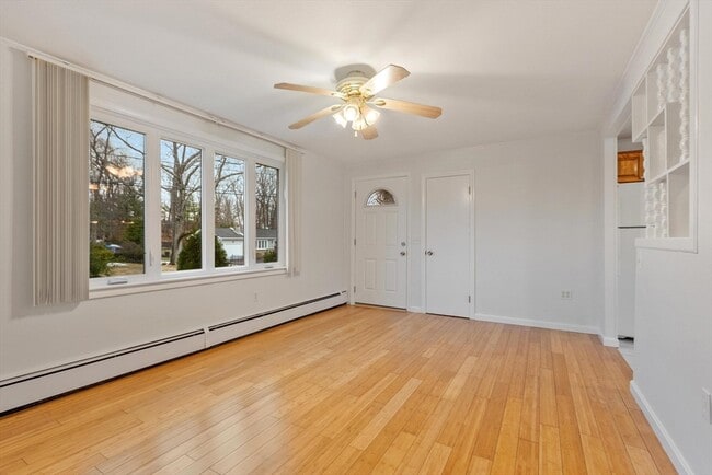 Building Photo - 45 Kinglet Dr