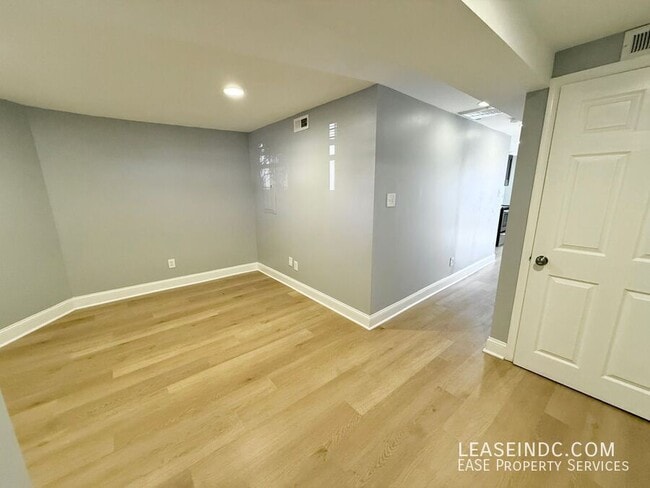 Building Photo - 3119 11th St NW