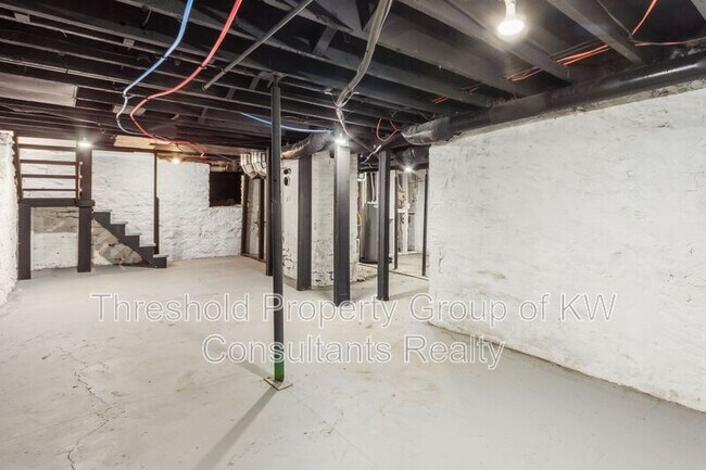 Building Photo - 865 Old Leonard Ave