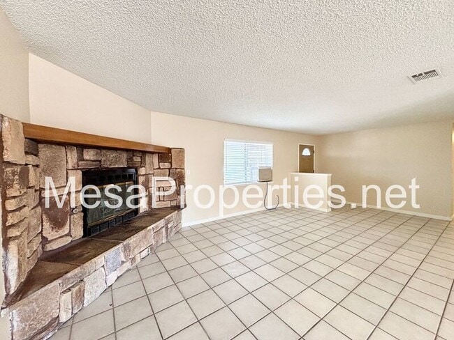 Building Photo - 16578 Odell Ave