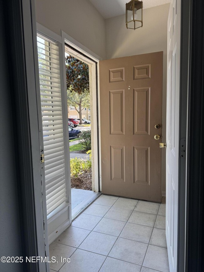 Building Photo - 12423 Forest Lake Cir W