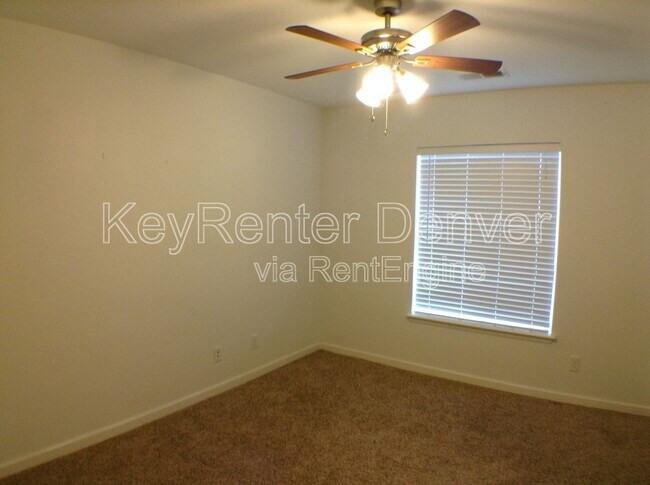Building Photo - 8760 Corona St