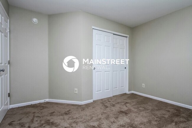 Building Photo - 3 Bedroom Pet-Friendly Home in Indianapolis, IN with Main Street Renewal