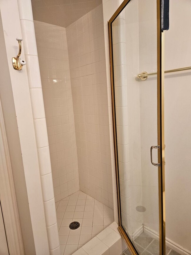 Building Photo - Beautiful 3 Bedroom/2.5 Bathroom in Midvale
