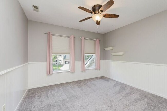 Building Photo - Stunning 4-Bed, 3.5-Bath Home in Sought-Af...