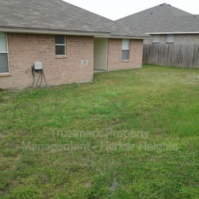 Building Photo - 5304 Vail Dr