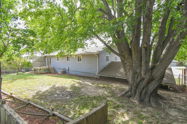 Building Photo - 4504 S Cliff Ave