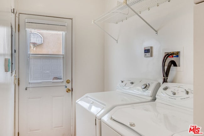 Building Photo - 4264 Mildred Ave