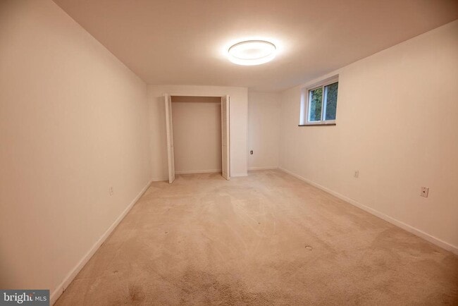 Building Photo - 6017 Walhaven Dr