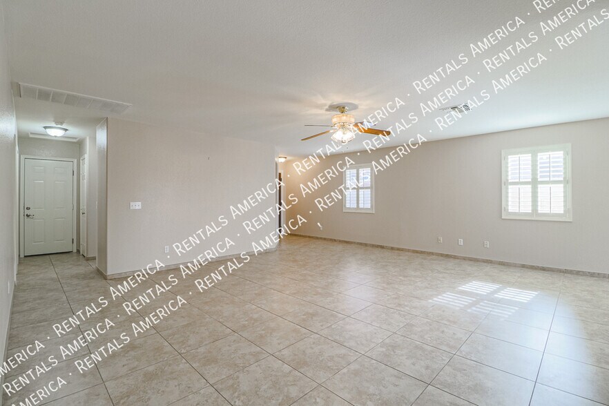Building Photo - 2575 N Lupita Pl
