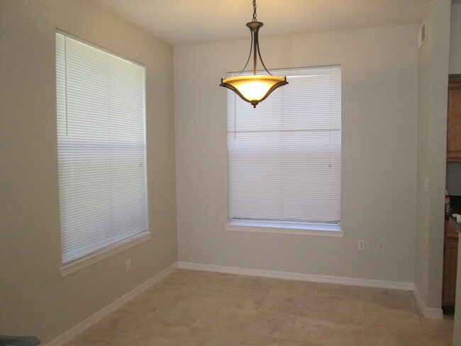 Building Photo - 2 bedroom 2 bath Condominium in The Fountains at Metrowest