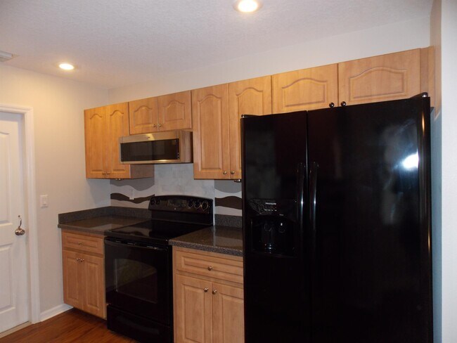 Building Photo - 7178 N Ireland Dr